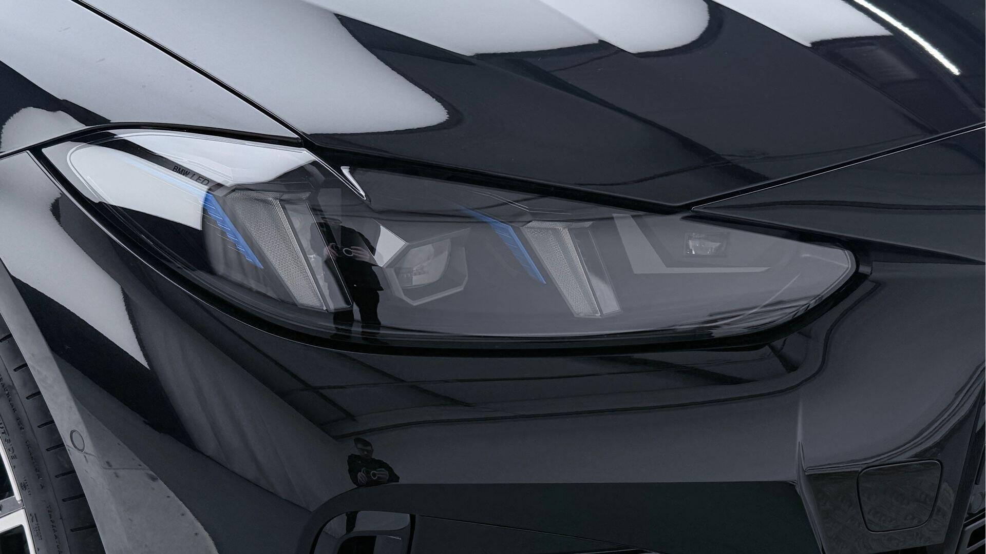 BMW i4 view 22