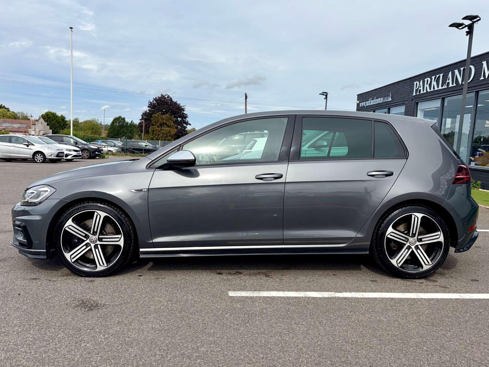 Volkswagen Golf view 5