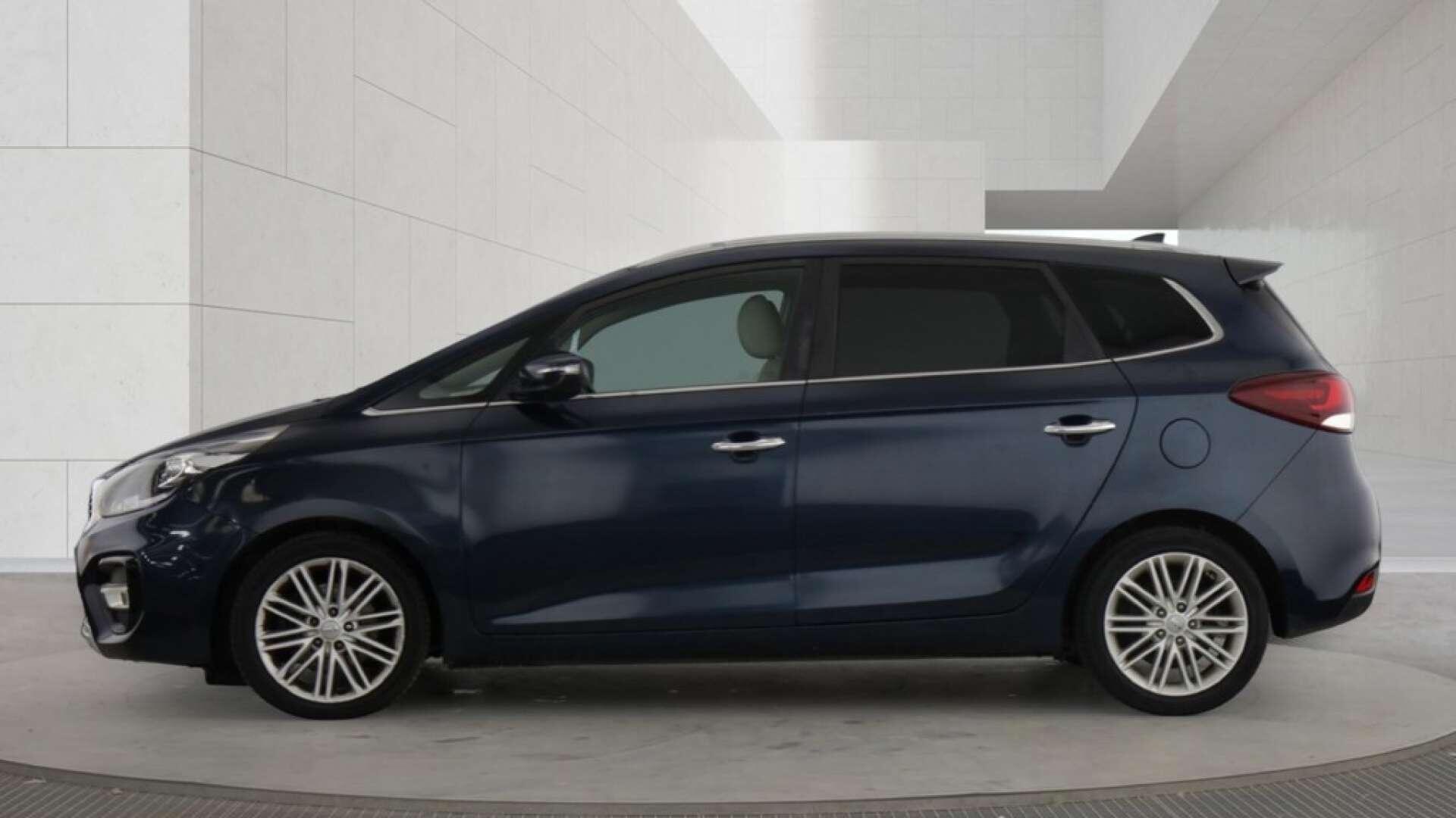 Kia Carens view 12