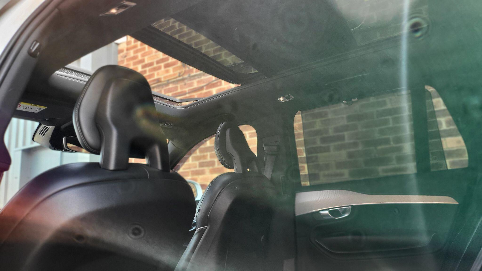 Volvo XC90 view 18