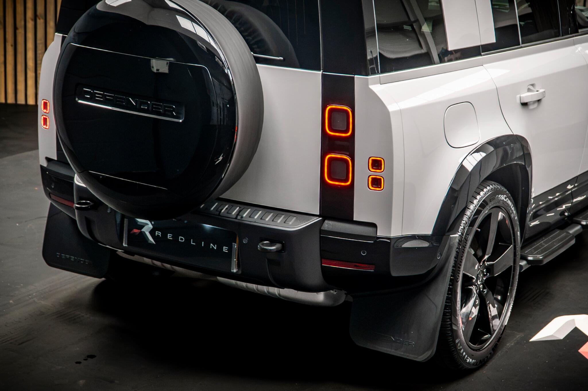 Land Rover Defender view 22