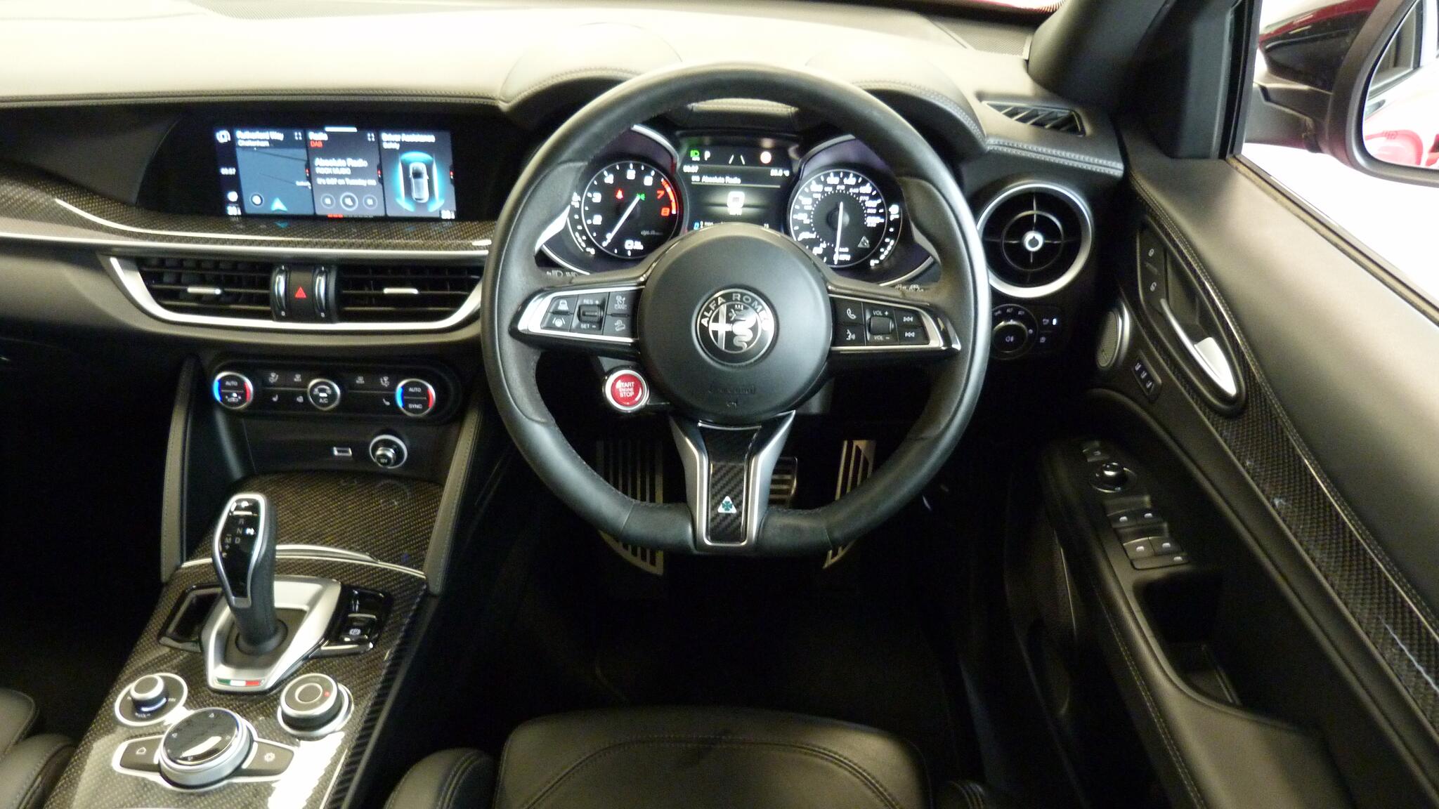 Alfa Romeo Stelvio view 22