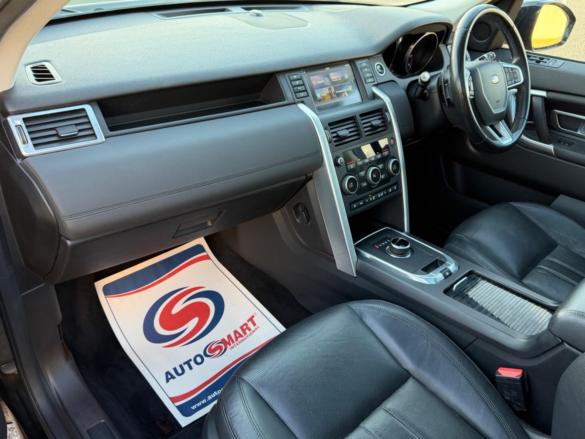 Land Rover Discovery Sport view 31
