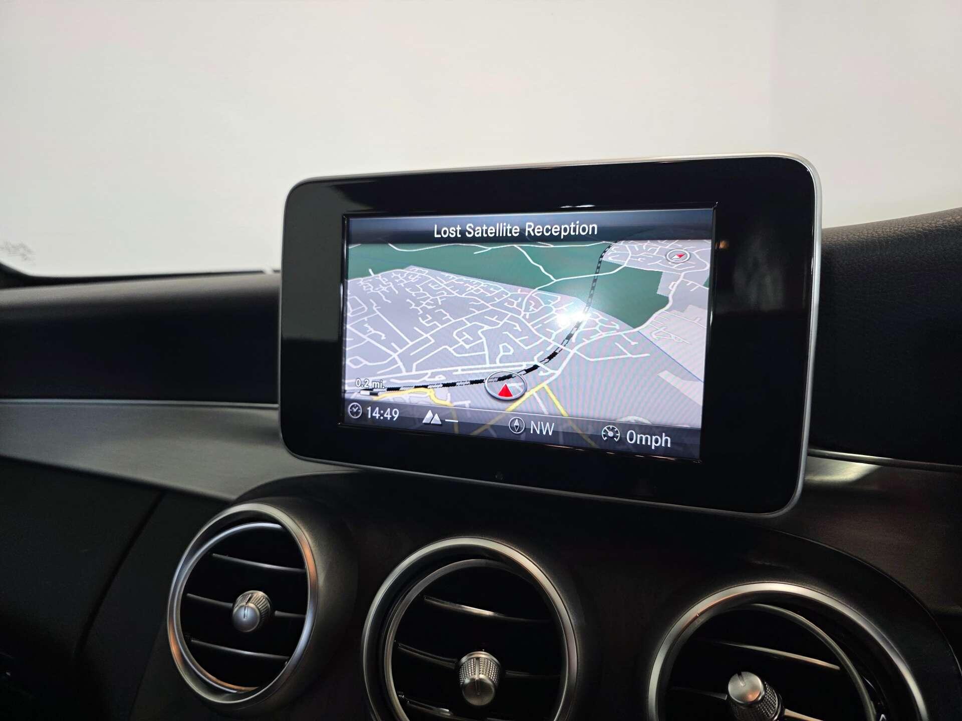 Mercedes-Benz C-Class view 32