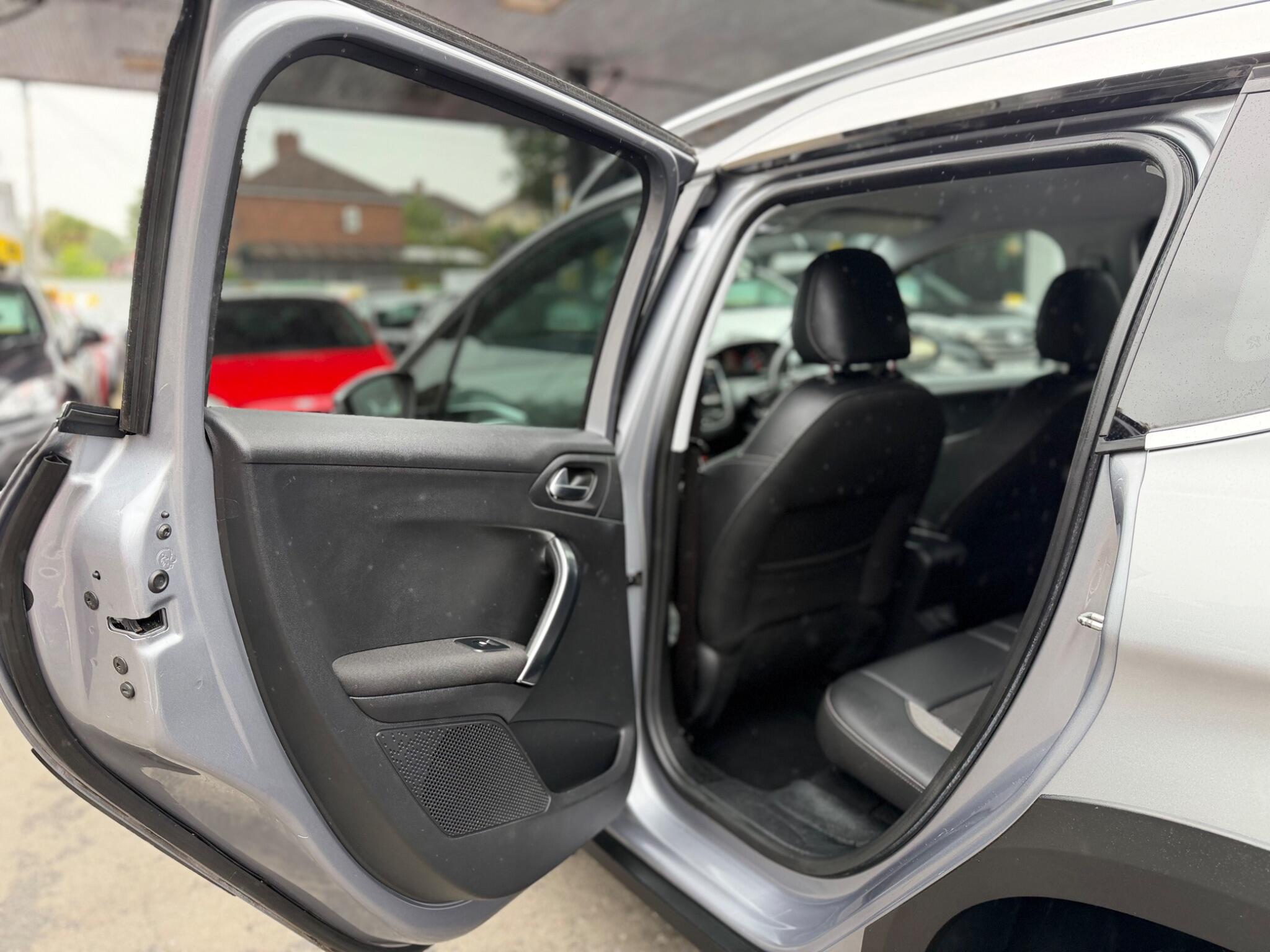 Peugeot 2008 view 44