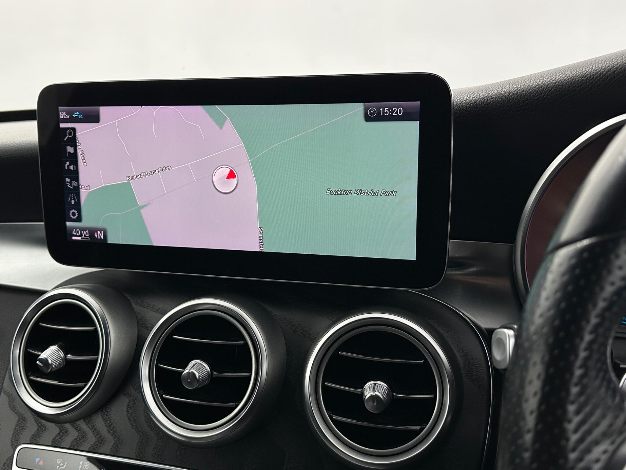 Mercedes-Benz C-Class view 24