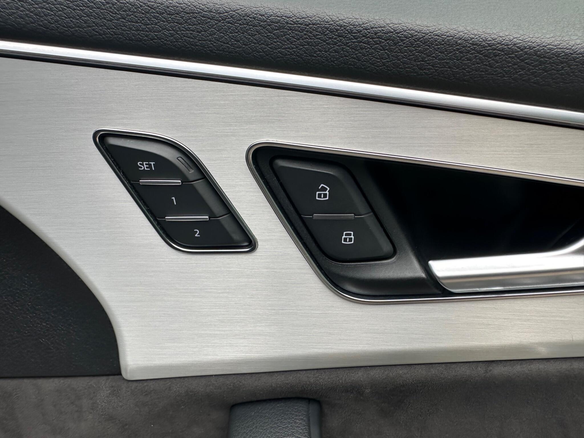 Audi Q8 view 37