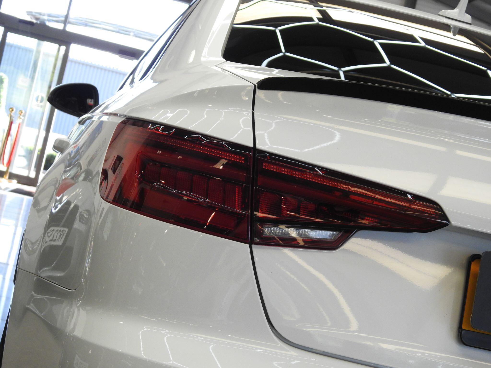 Audi A4 view 17