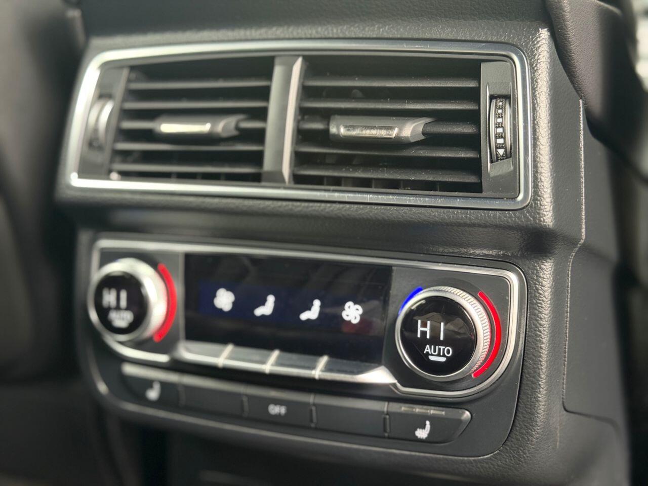 Audi SQ7 view 24