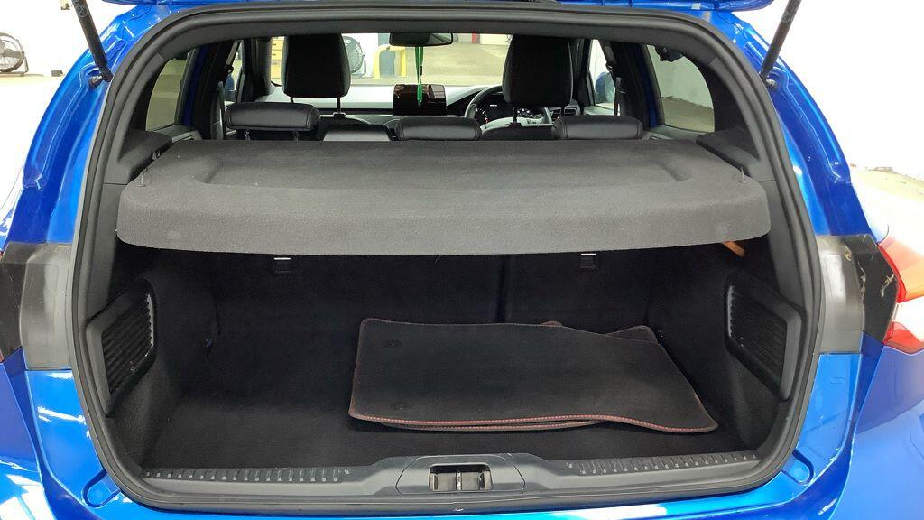 Ford Focus view 14
