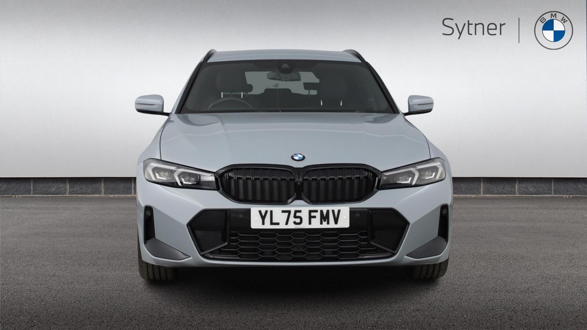 BMW 3 Series view 16