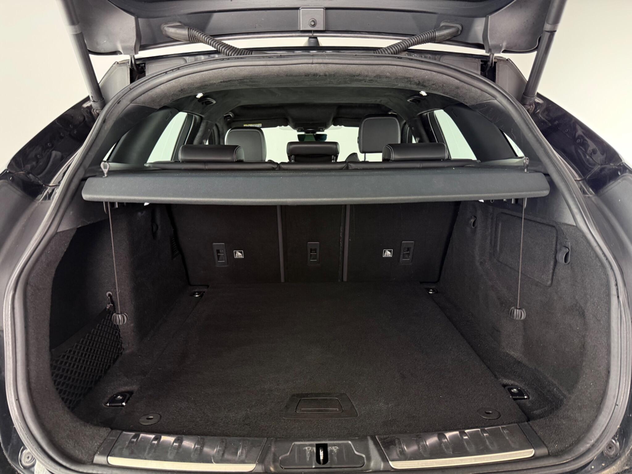 Jaguar F-Pace view 12
