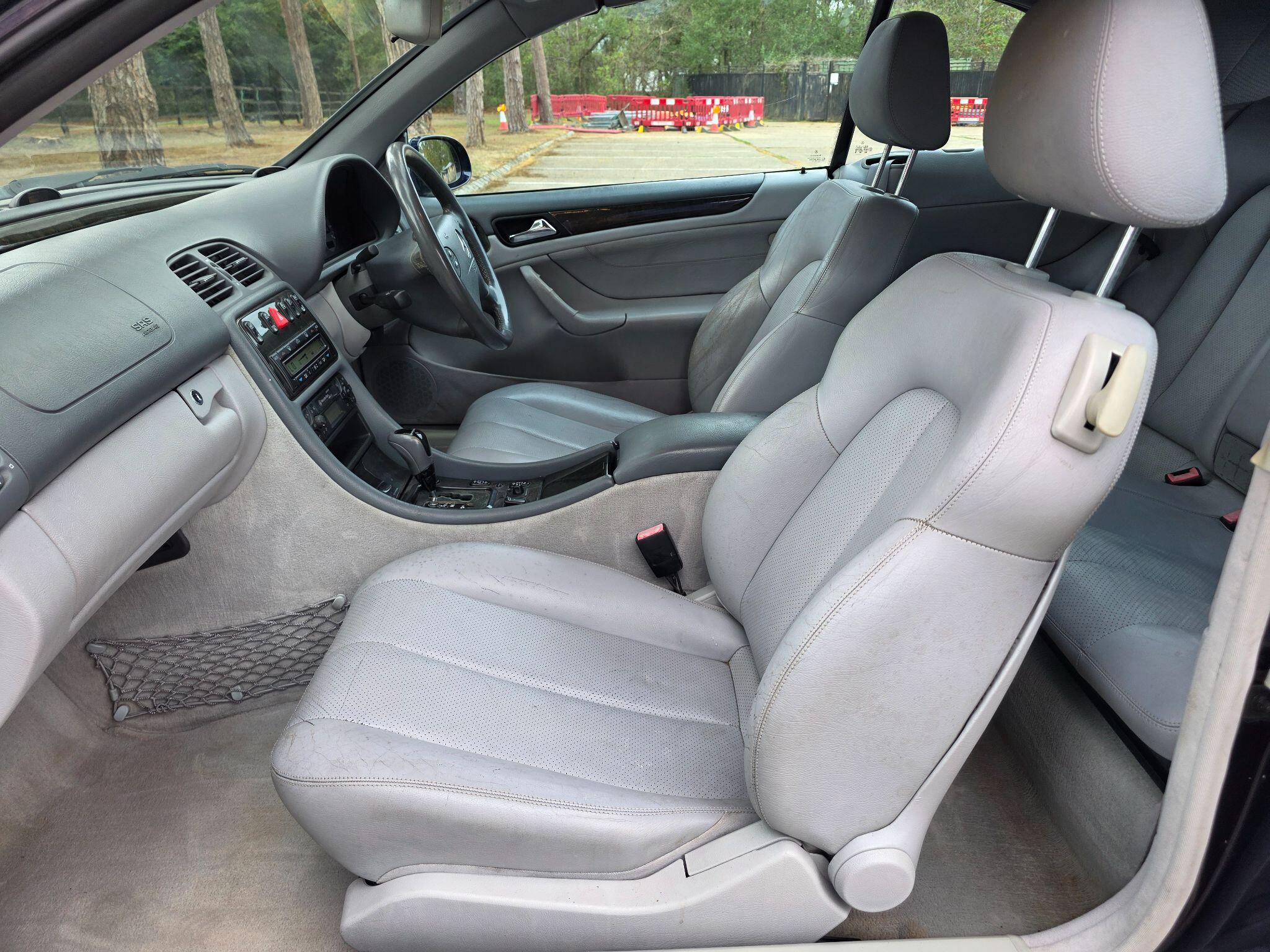 Mercedes-Benz CLK view 23
