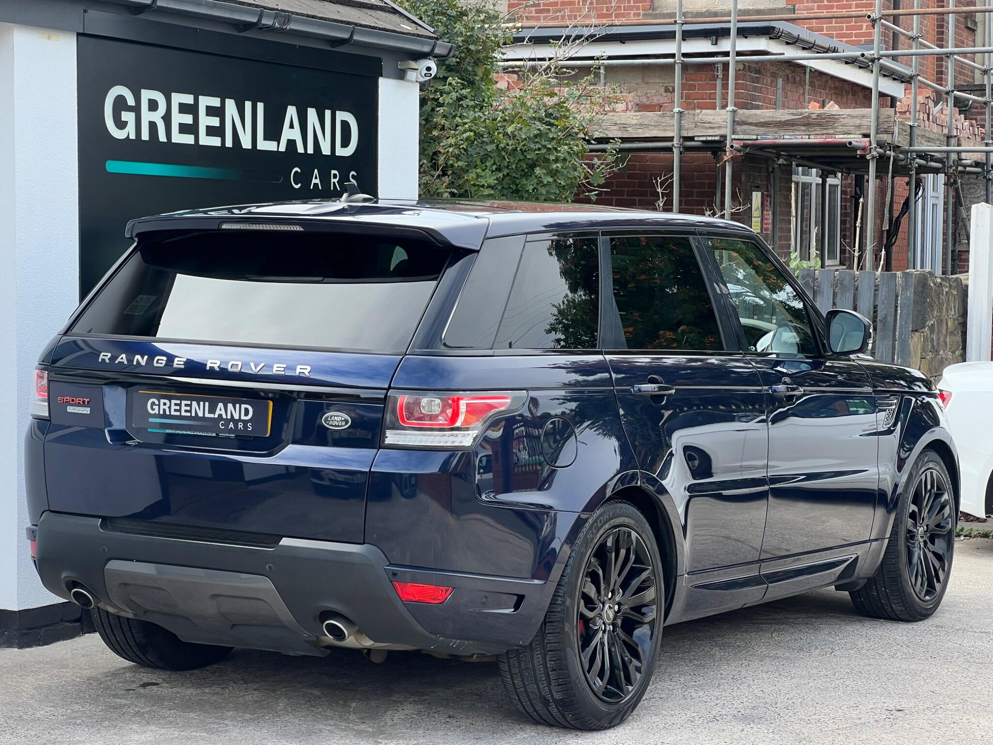 Land Rover Range Rover Sport view 2