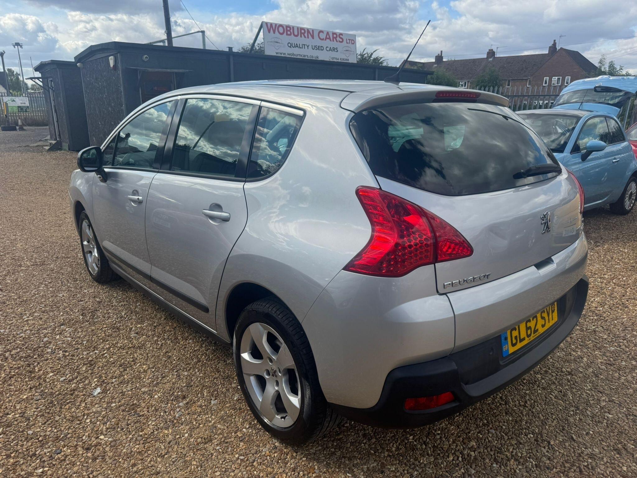 Peugeot 3008 view 6
