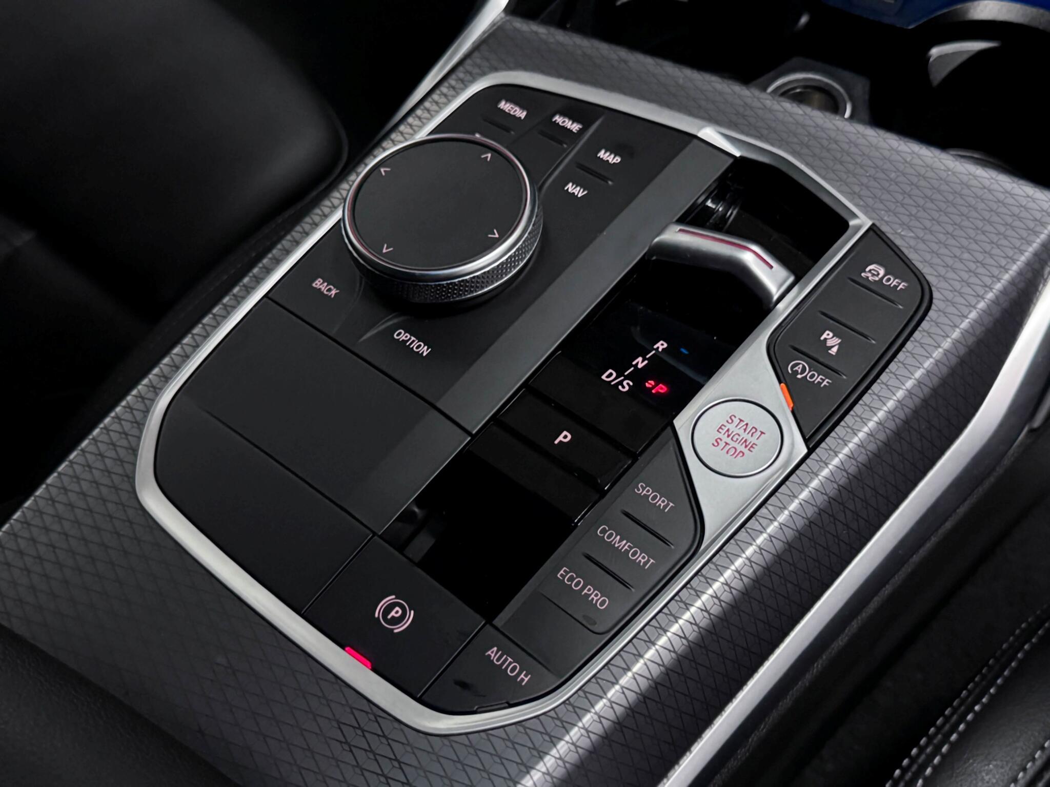 BMW 3 Series view 34