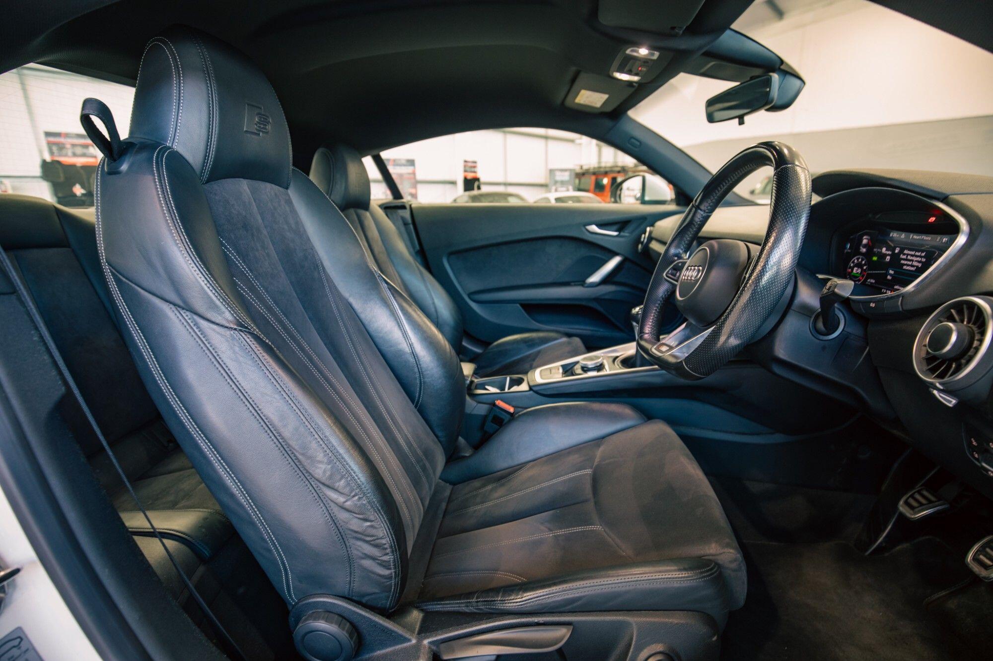 Audi TT view 3