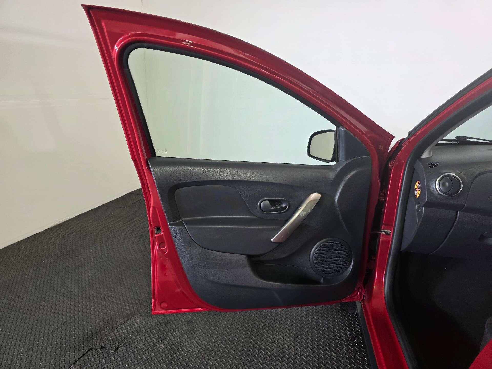 Dacia Sandero view 46