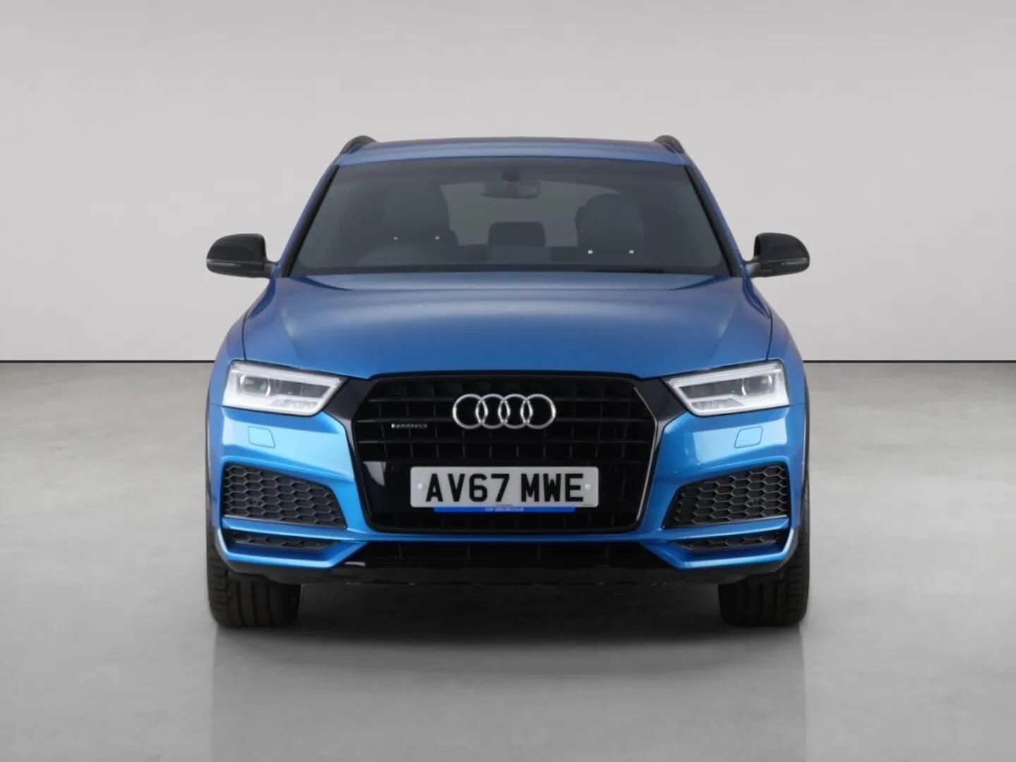 Audi Q3 view 5