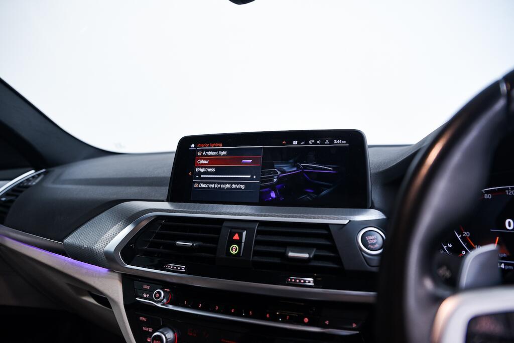 BMW X4 view 25
