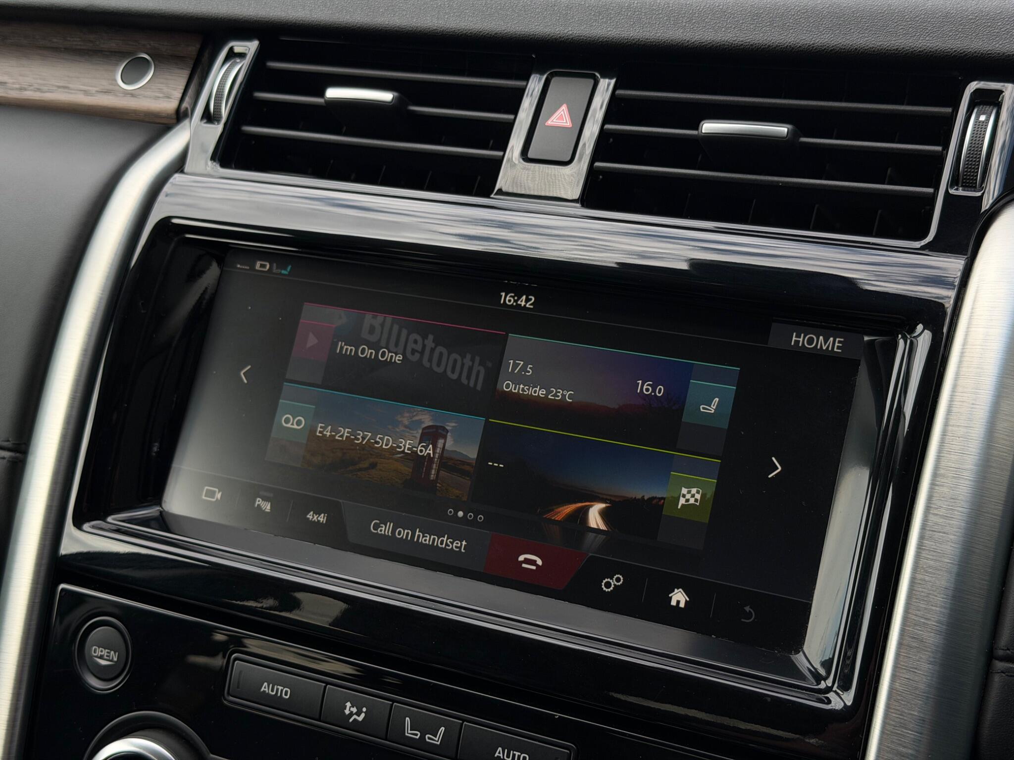 Land Rover Discovery view 32