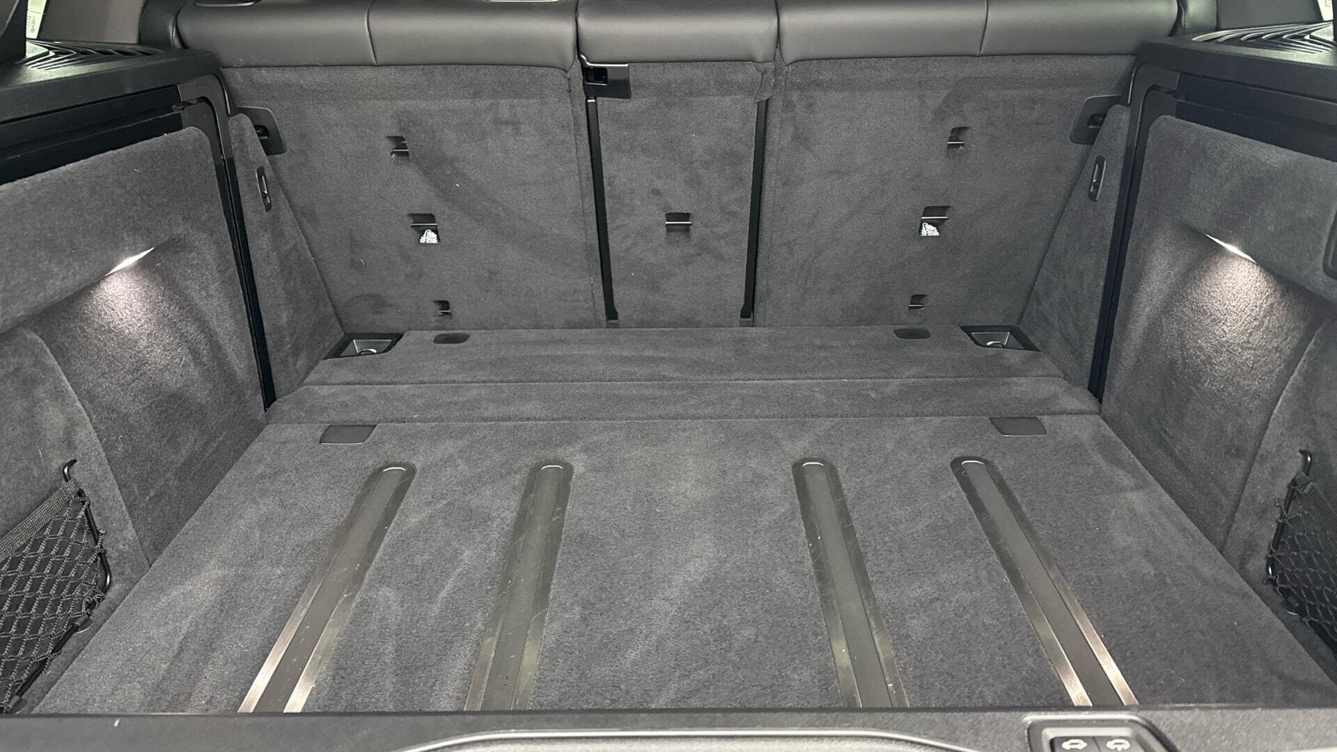 BMW X5 view 13