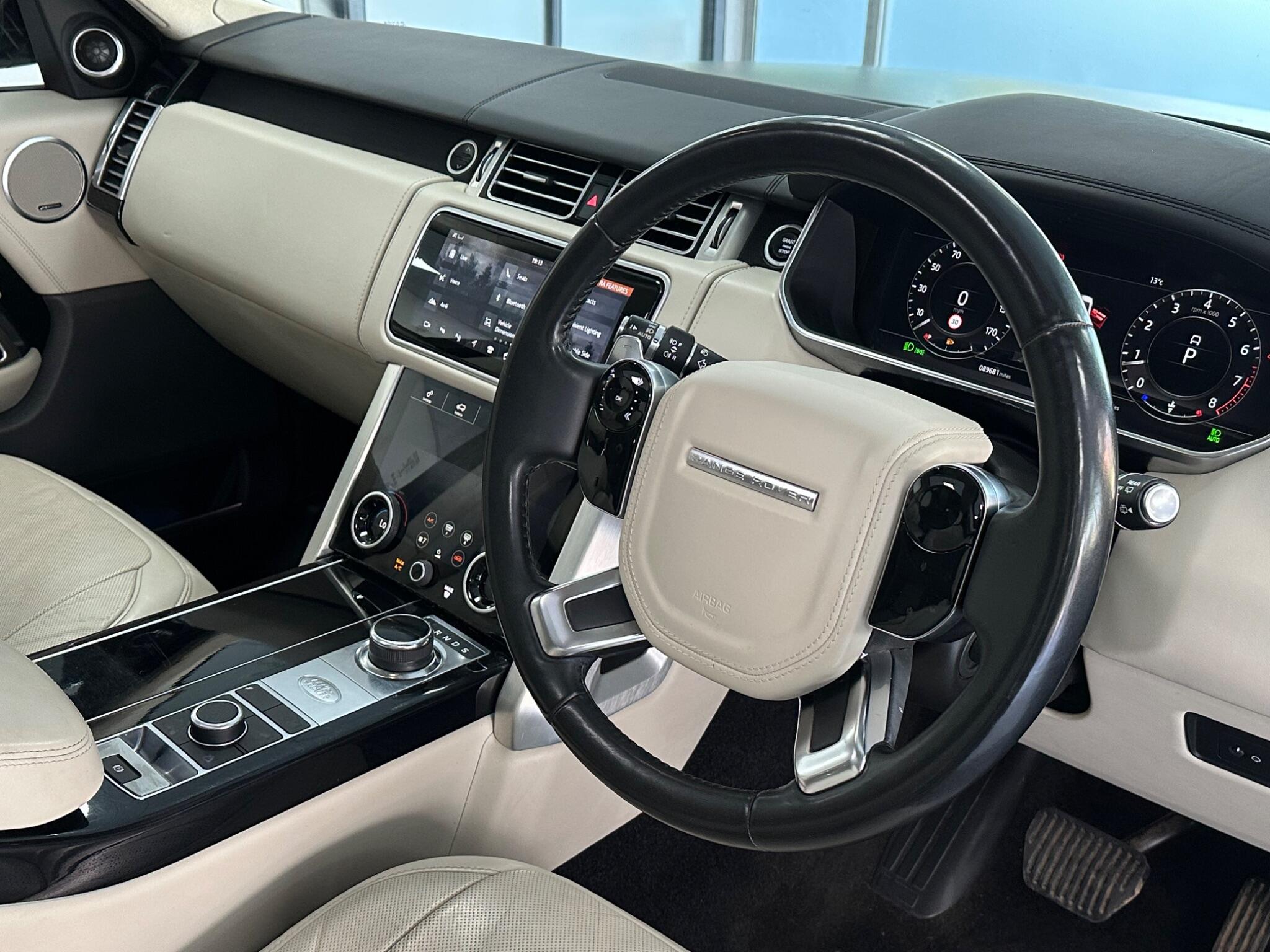 Land Rover Range Rover view 15