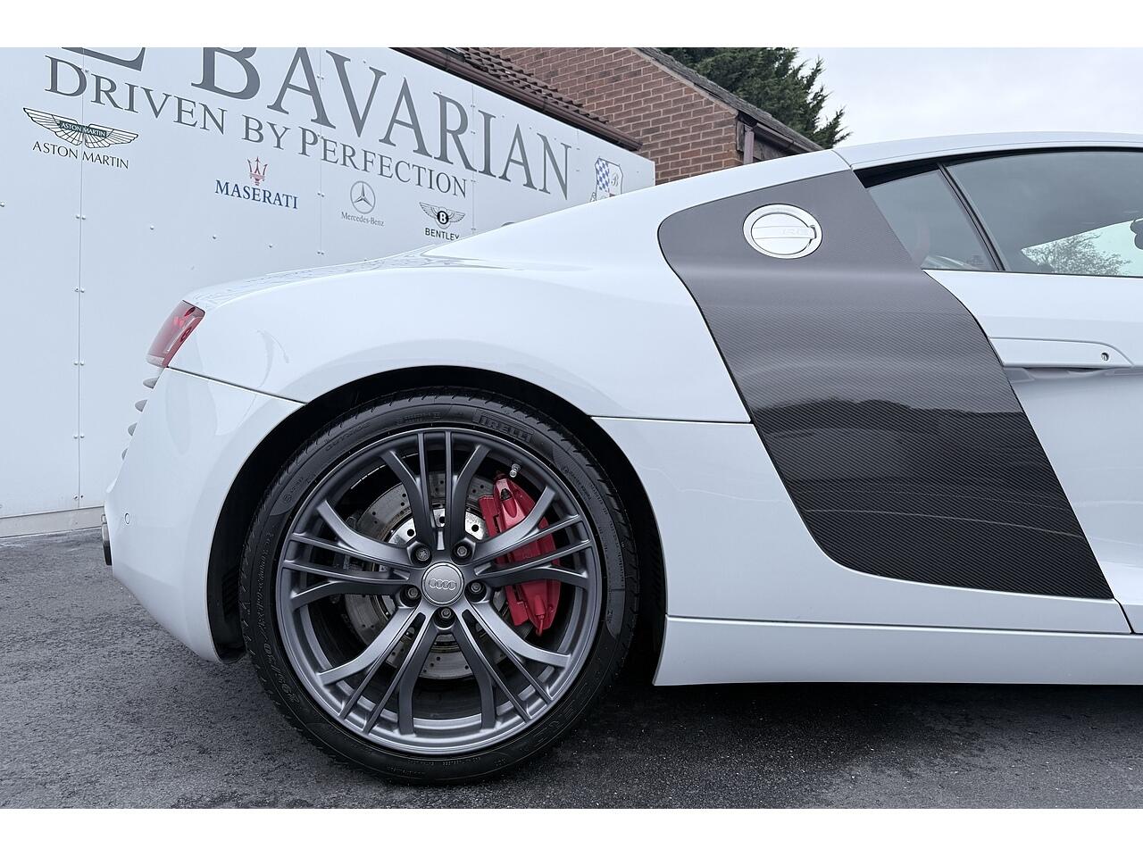 Audi R8 view 13