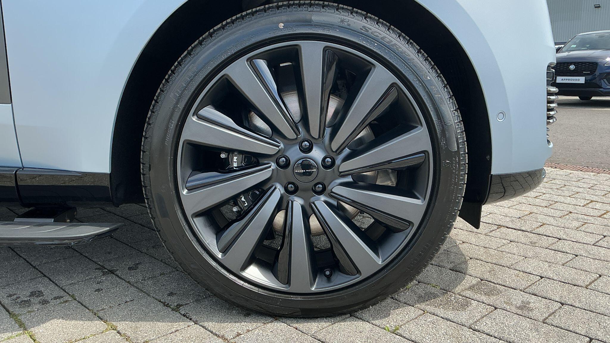 Land Rover Range Rover view 8