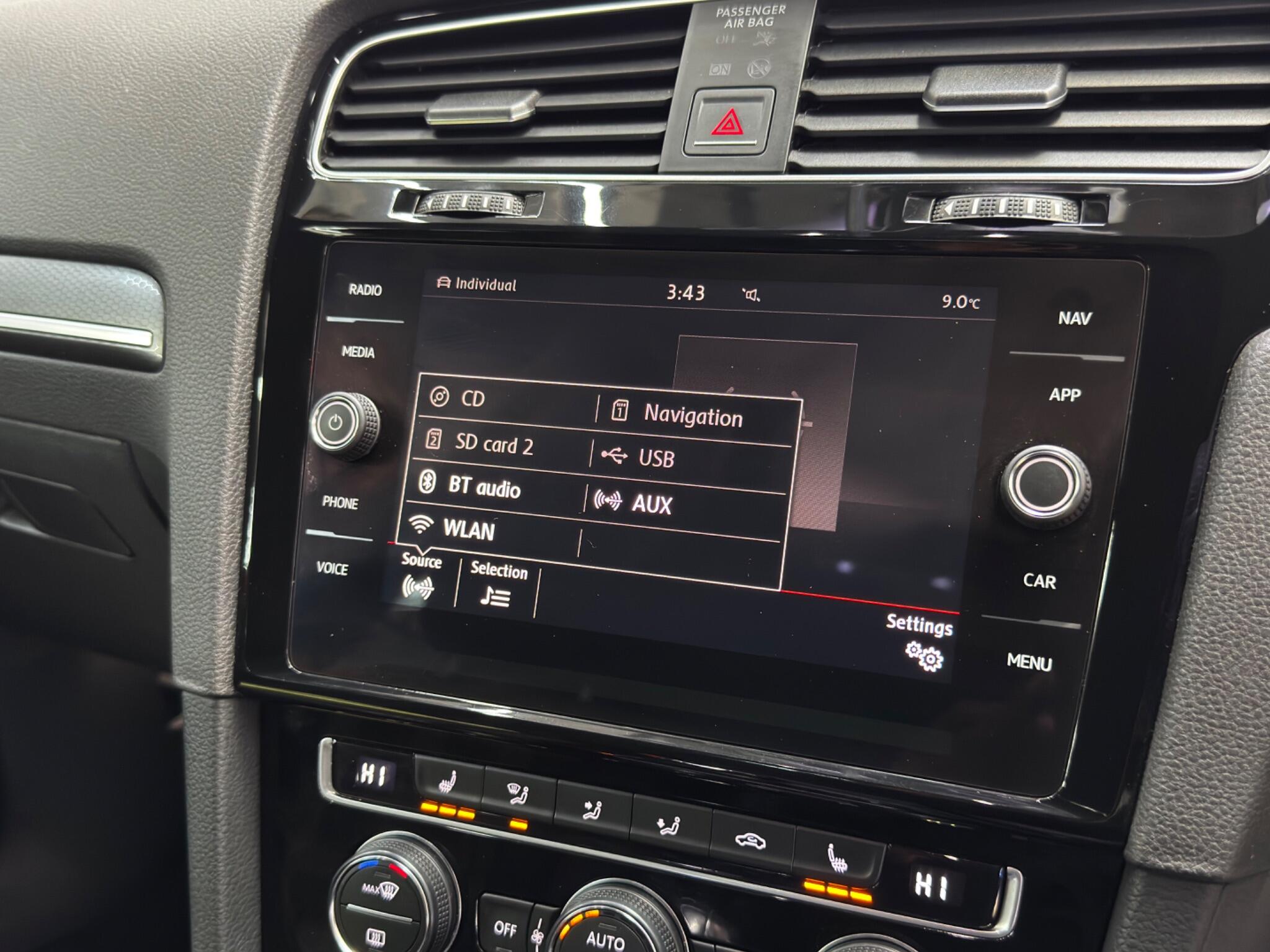 Volkswagen Golf view 25