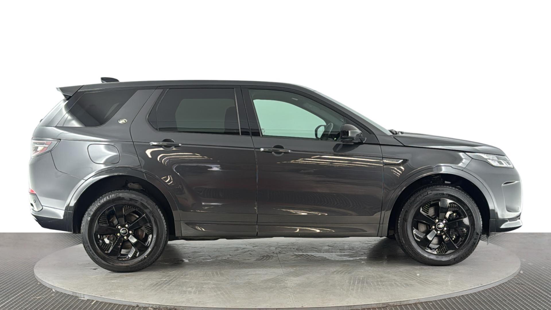 Land Rover Discovery Sport view 3