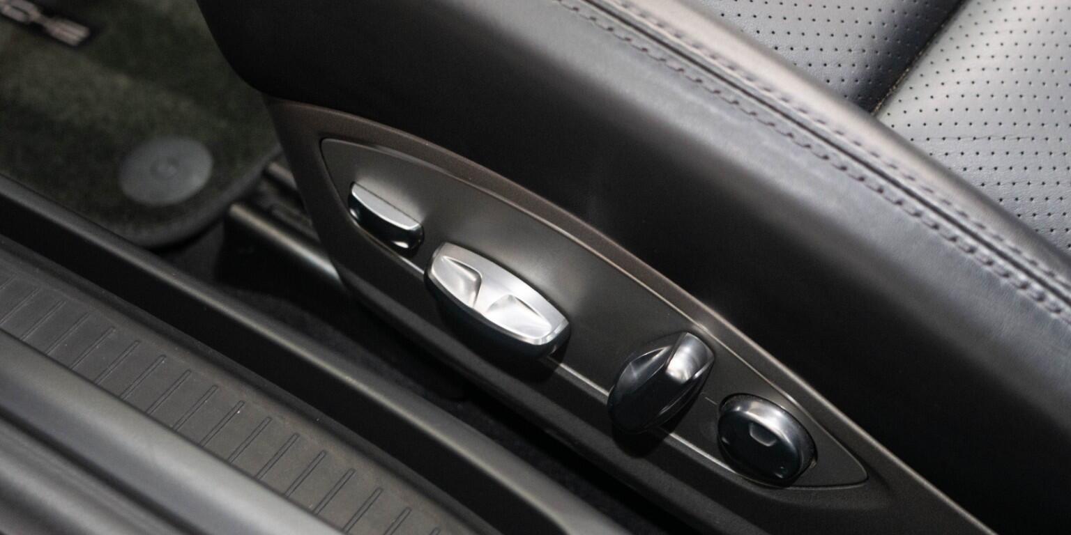 Porsche 911 view 33