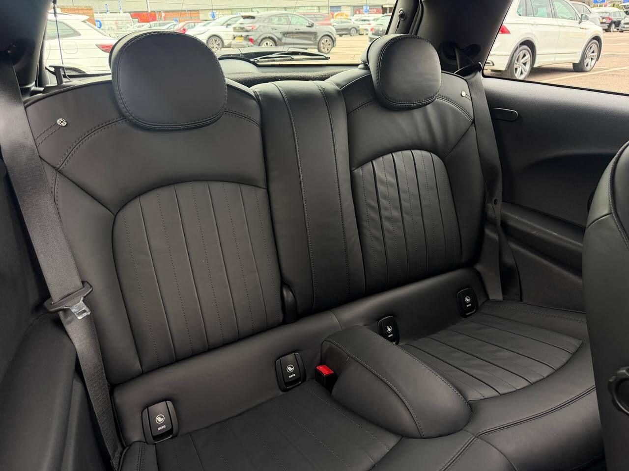 Mini Cooper view 14
