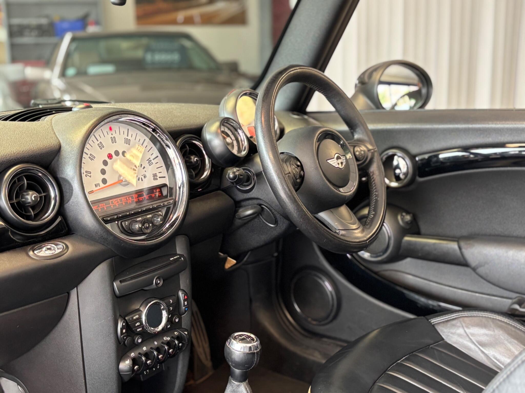 Mini Convertible view 13