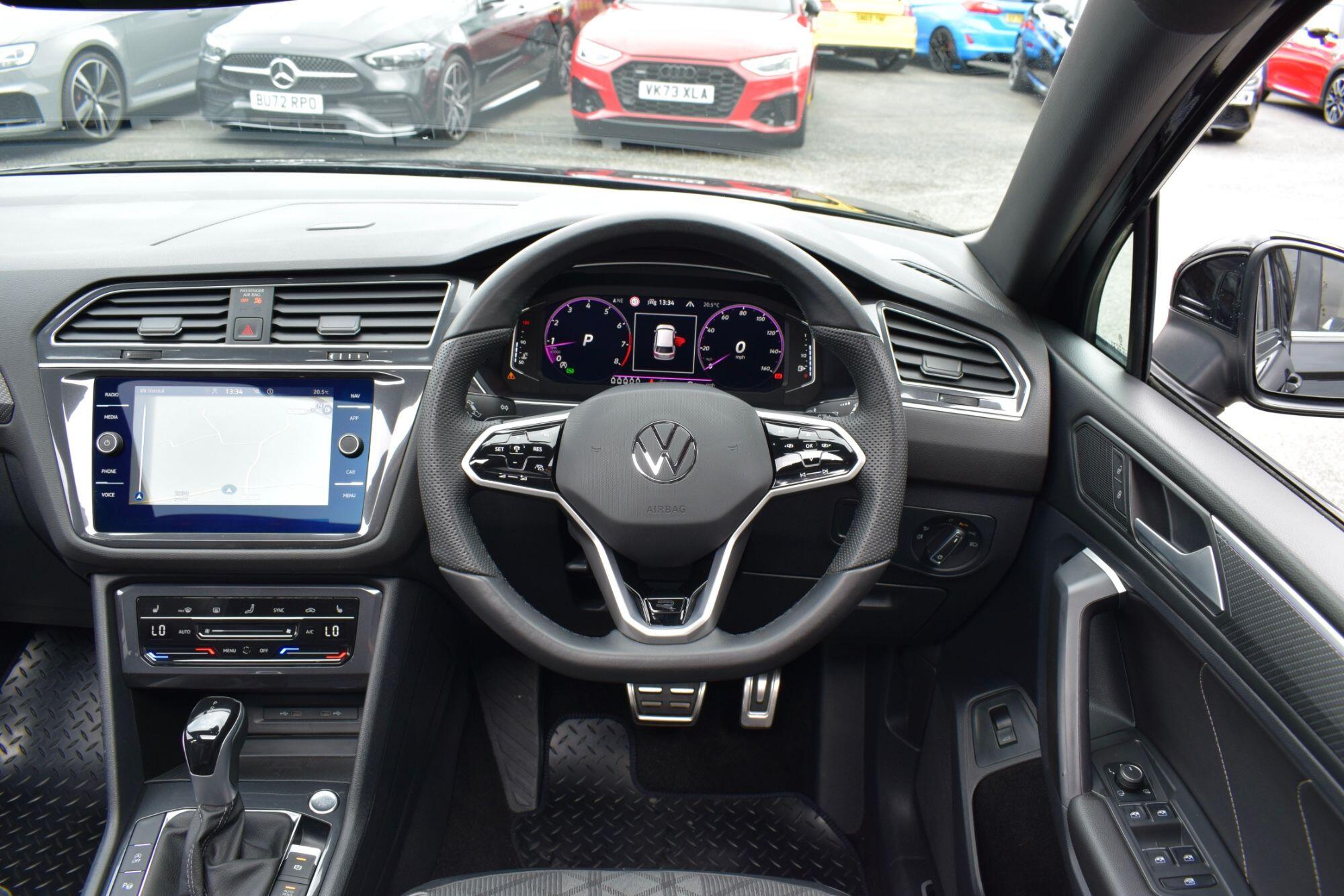 Volkswagen Tiguan Allspace view 23