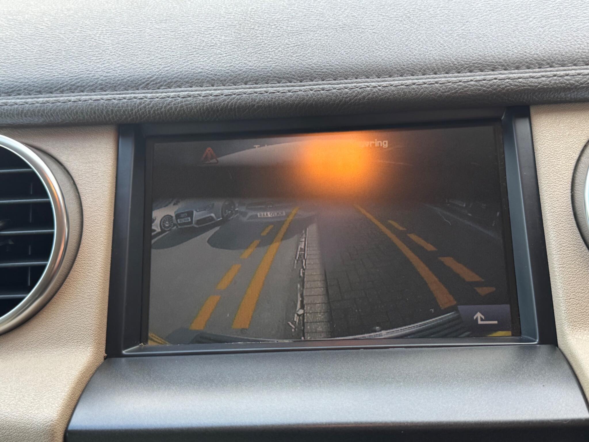 Land Rover Discovery 4 view 26
