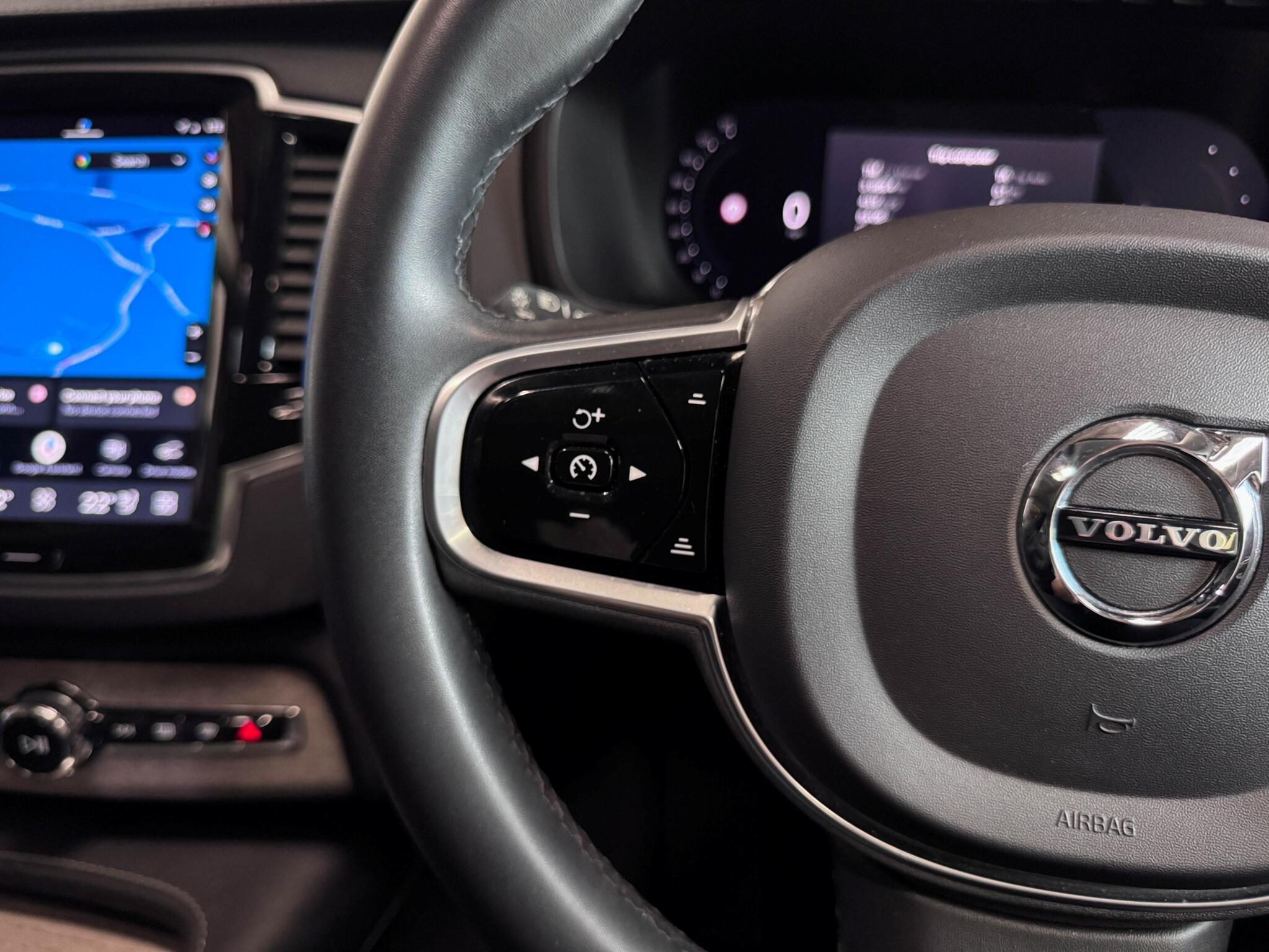 Volvo XC90 view 16