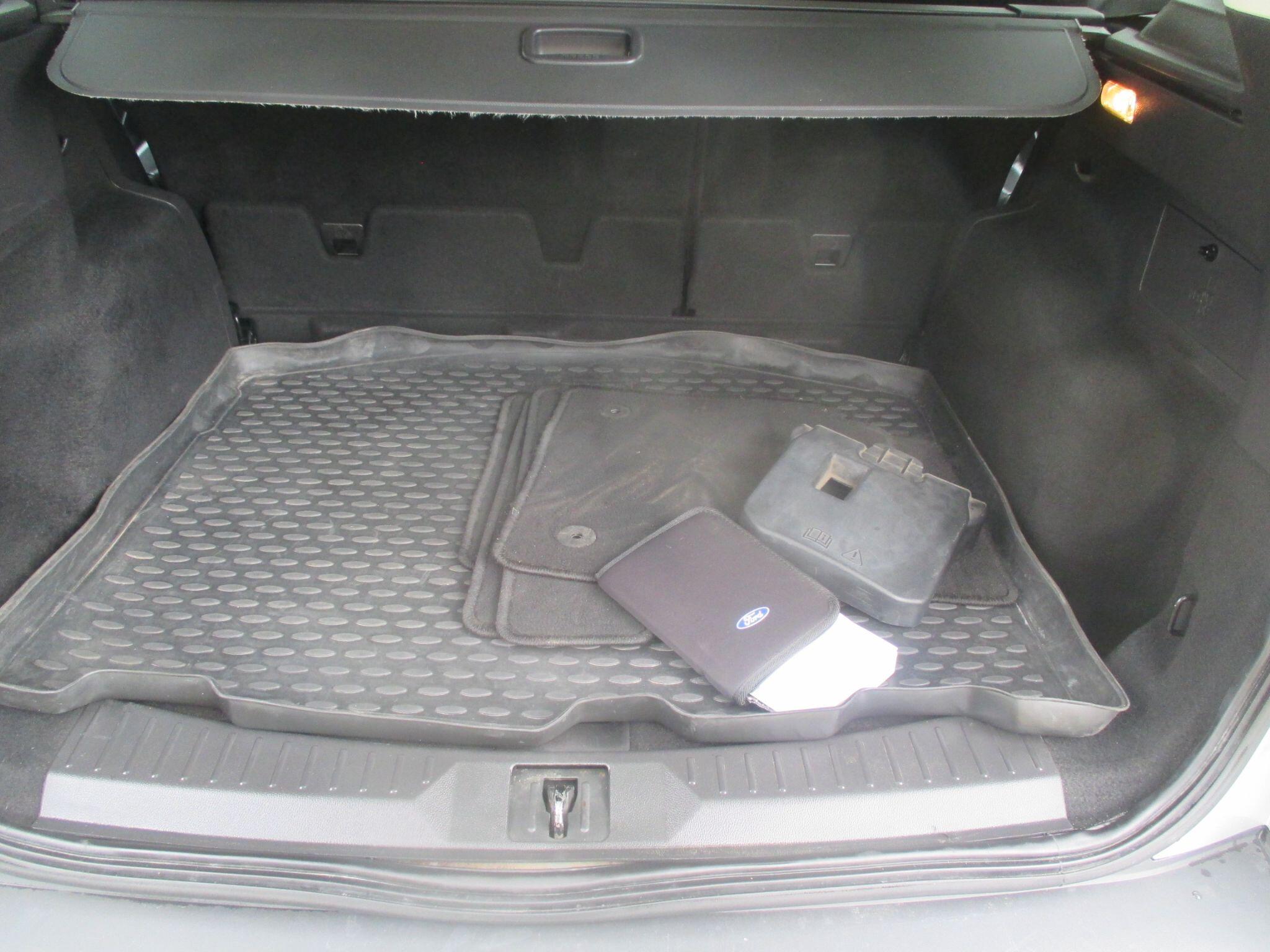 Ford Kuga view 16