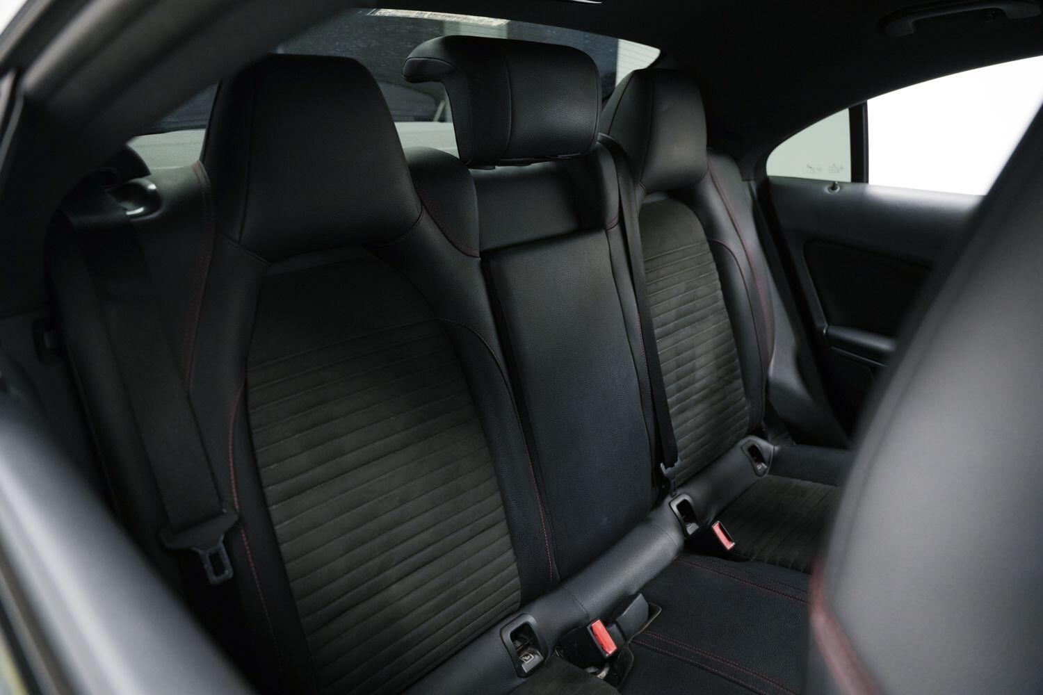 Mercedes-Benz Cla view 9