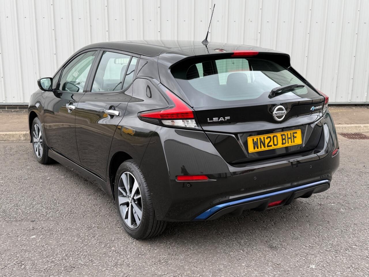 Nissan Leaf view 7
