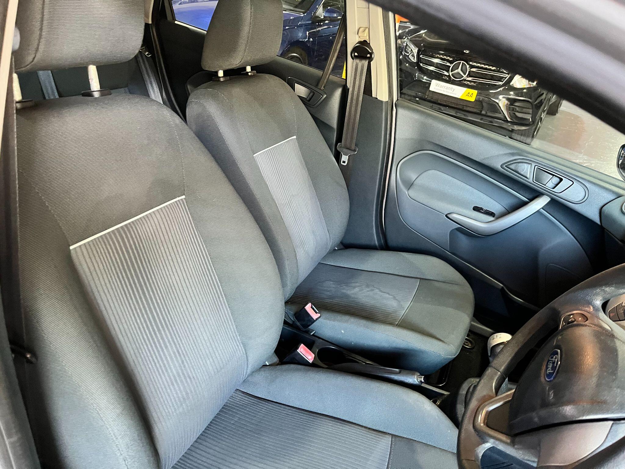 Ford Fiesta view 14