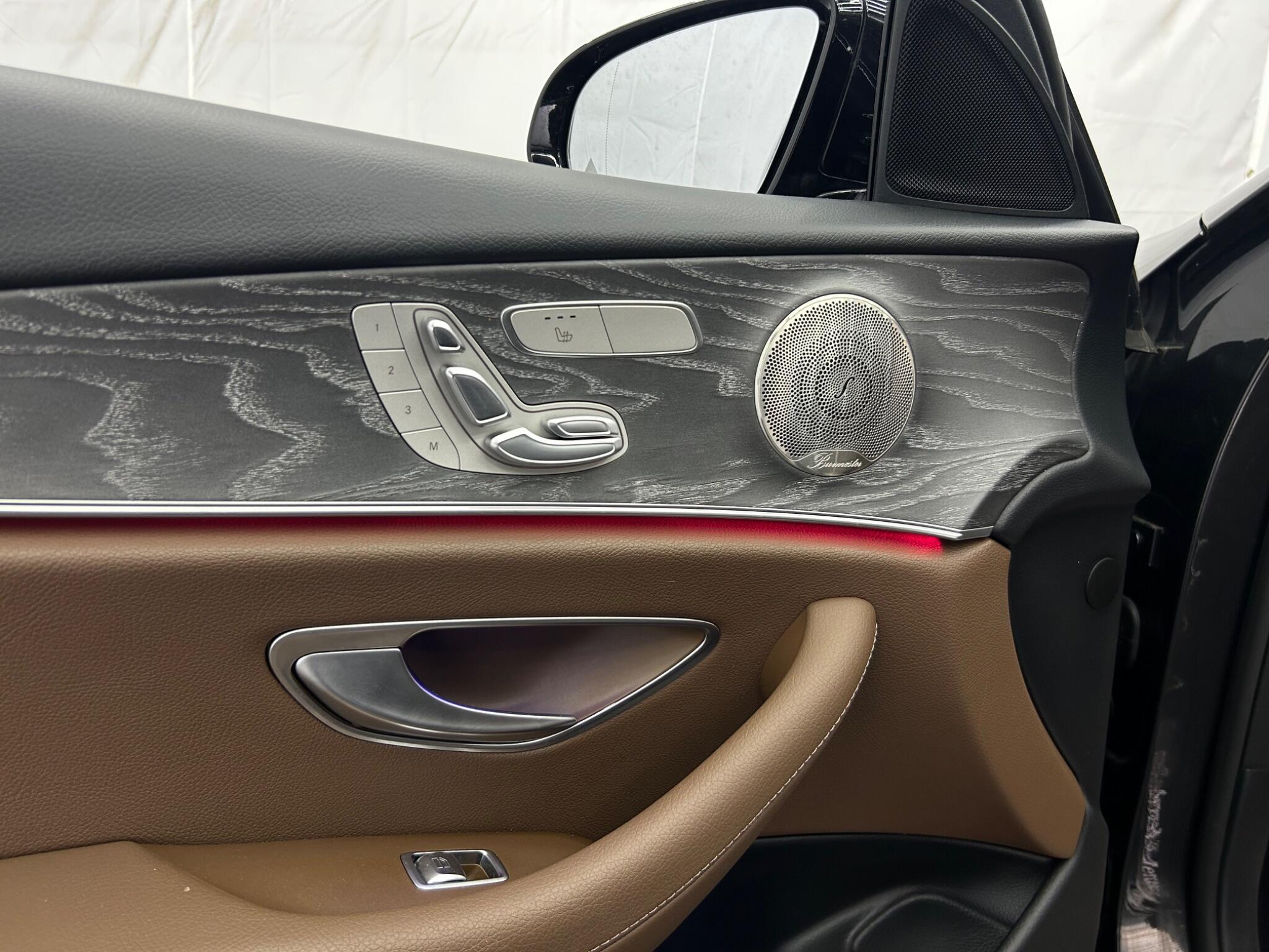 Mercedes-Benz E Class view 58