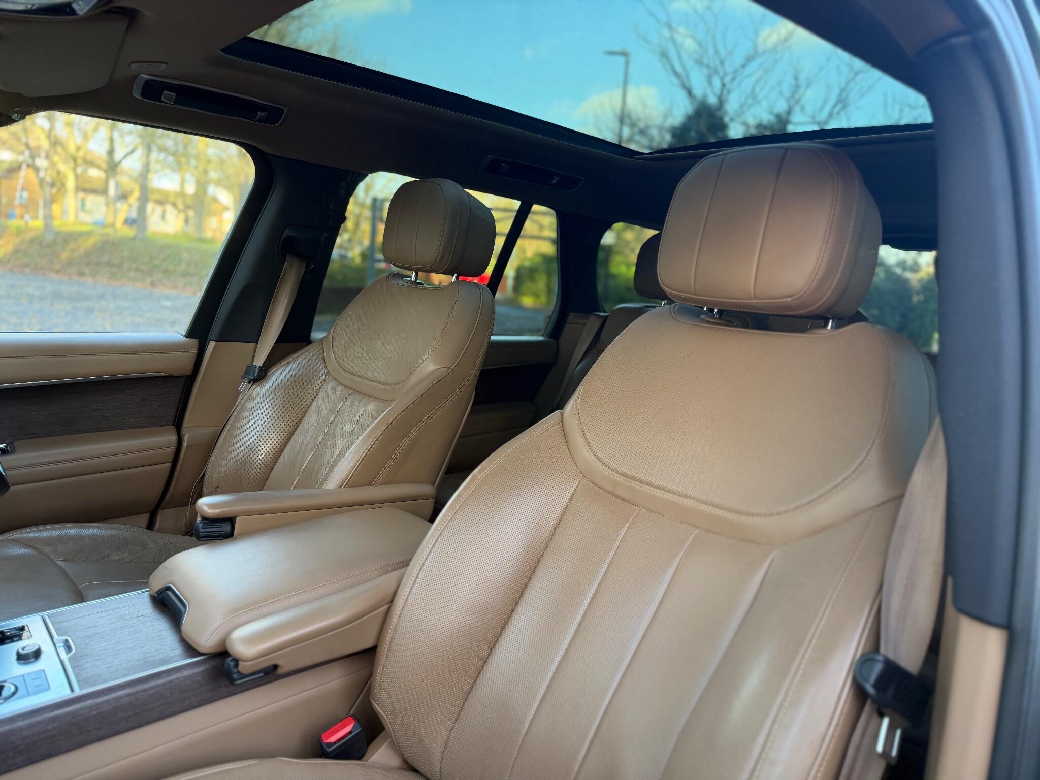 Land Rover Range Rover view 12