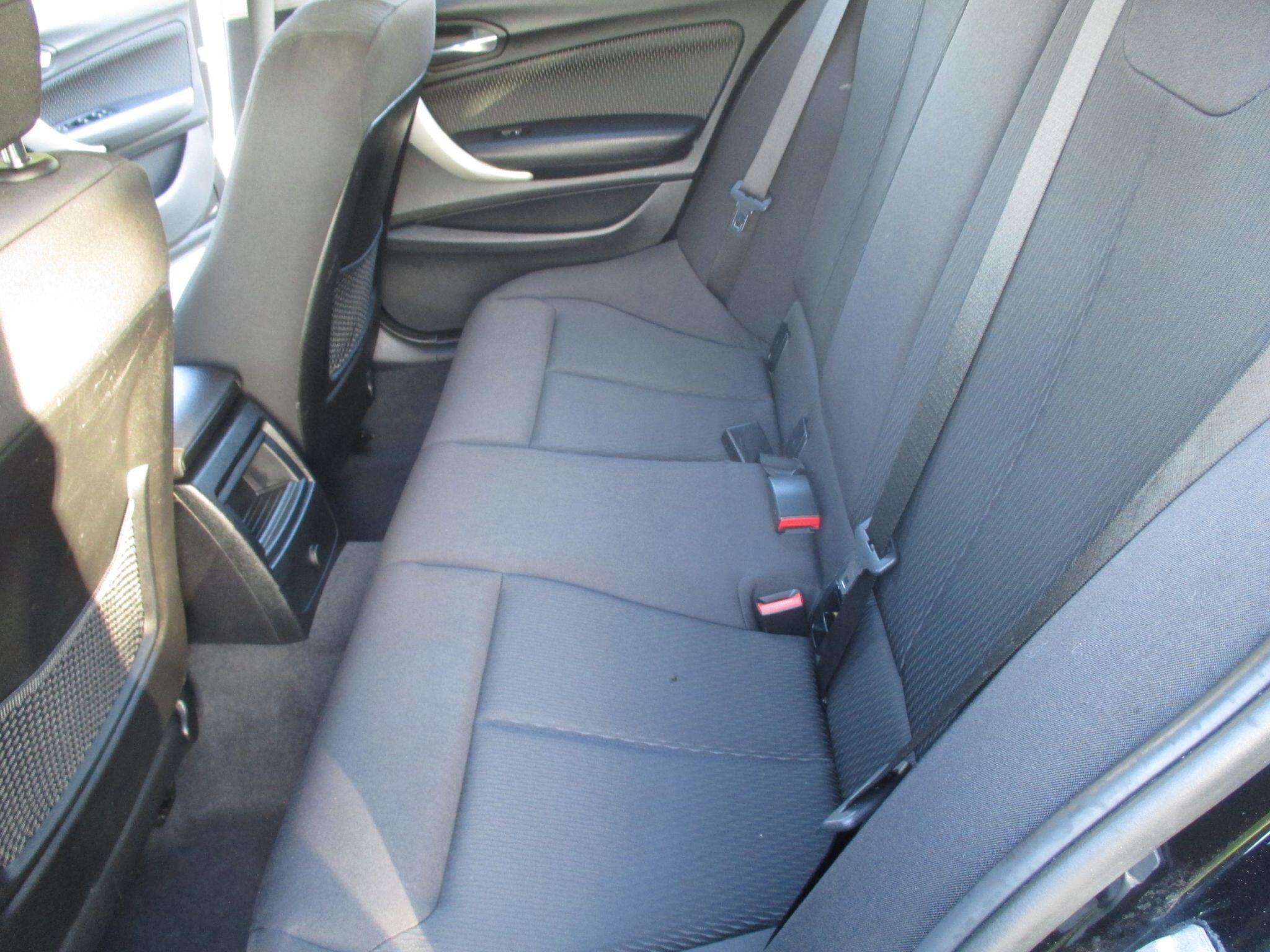 BMW 1 Series view 30