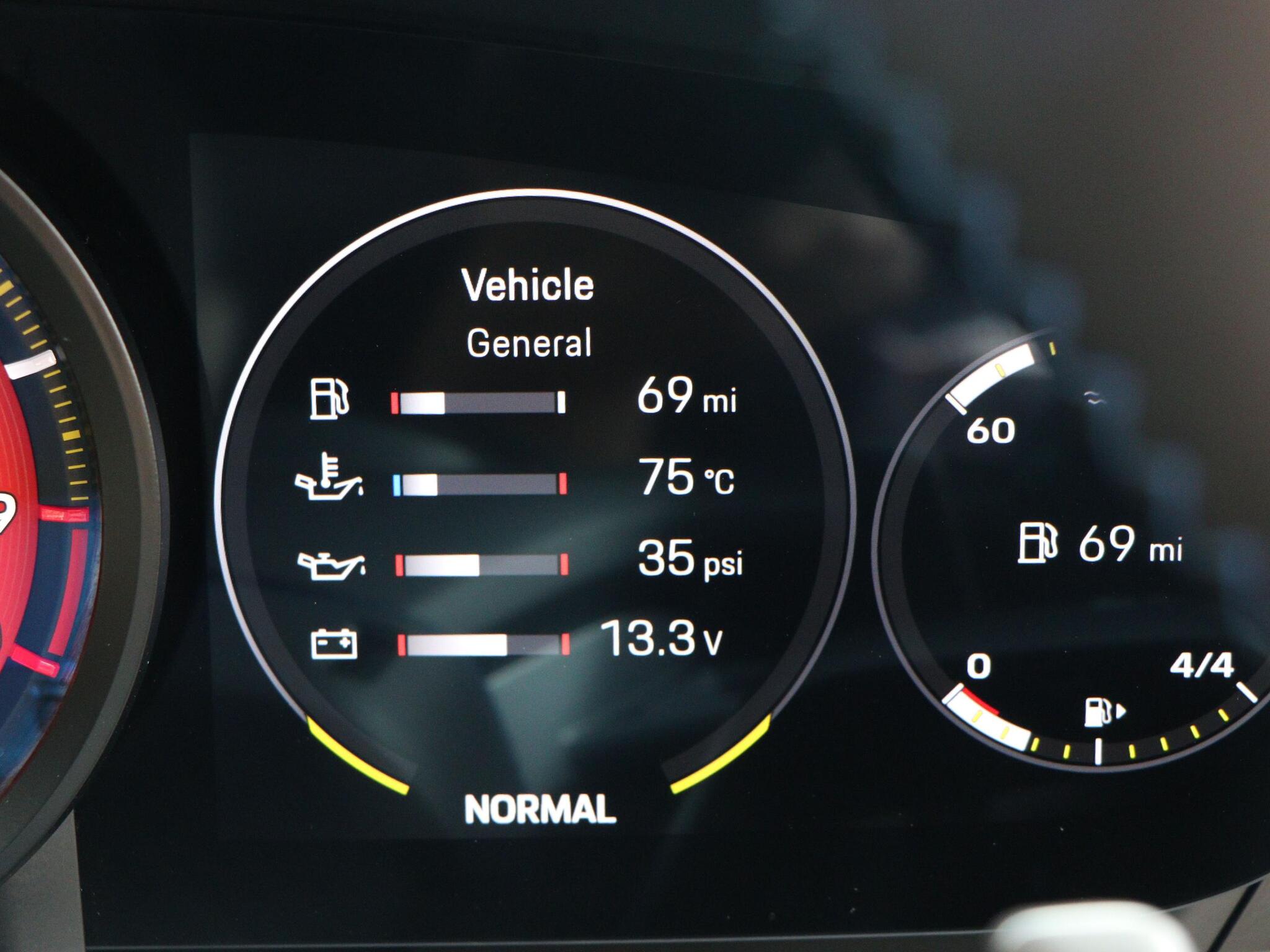 Porsche 911 view 37