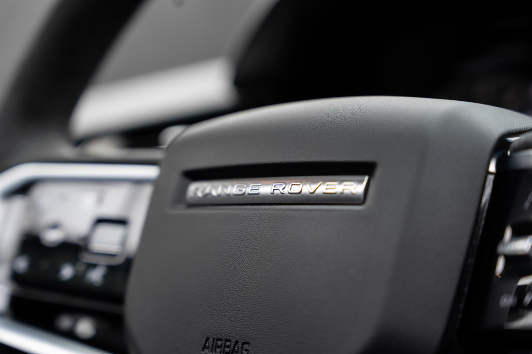 Land Rover Range Rover Velar view 41