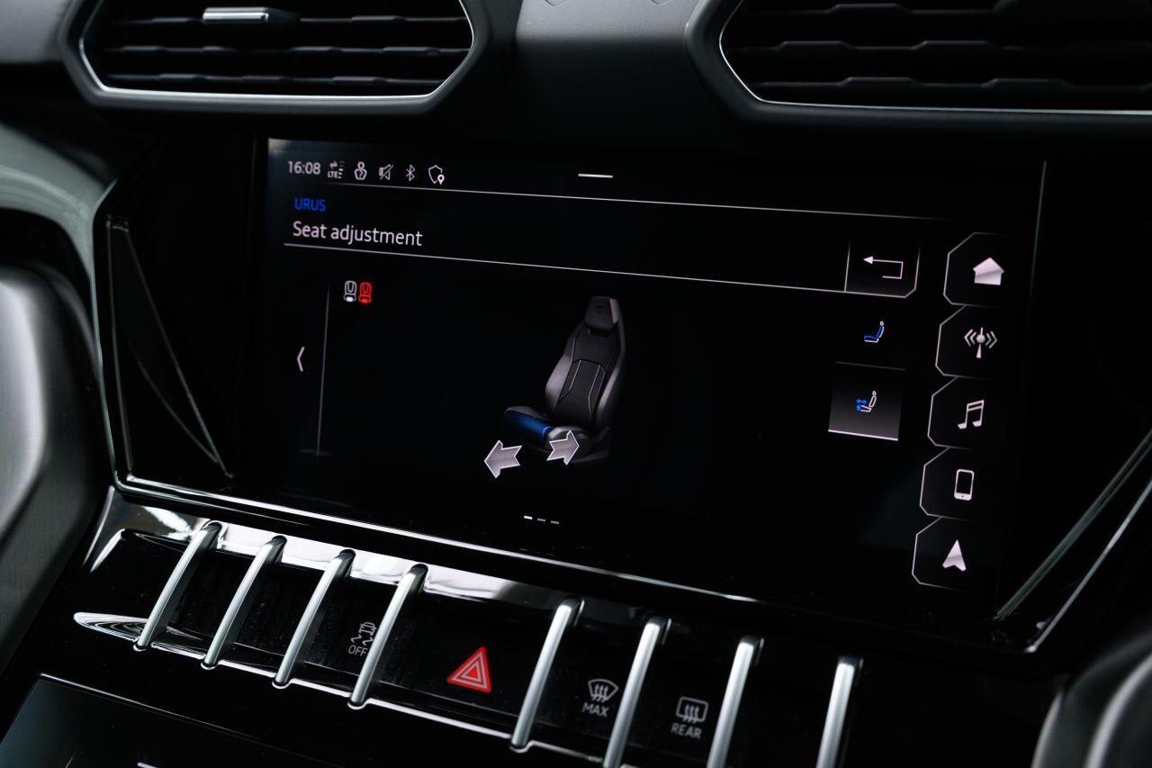 Lamborghini Urus view 94
