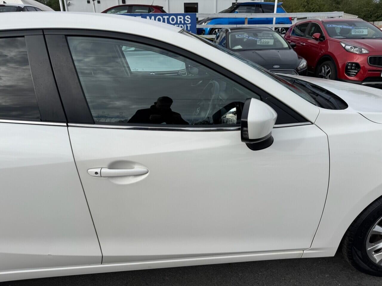 Mazda Mazda3 view 27