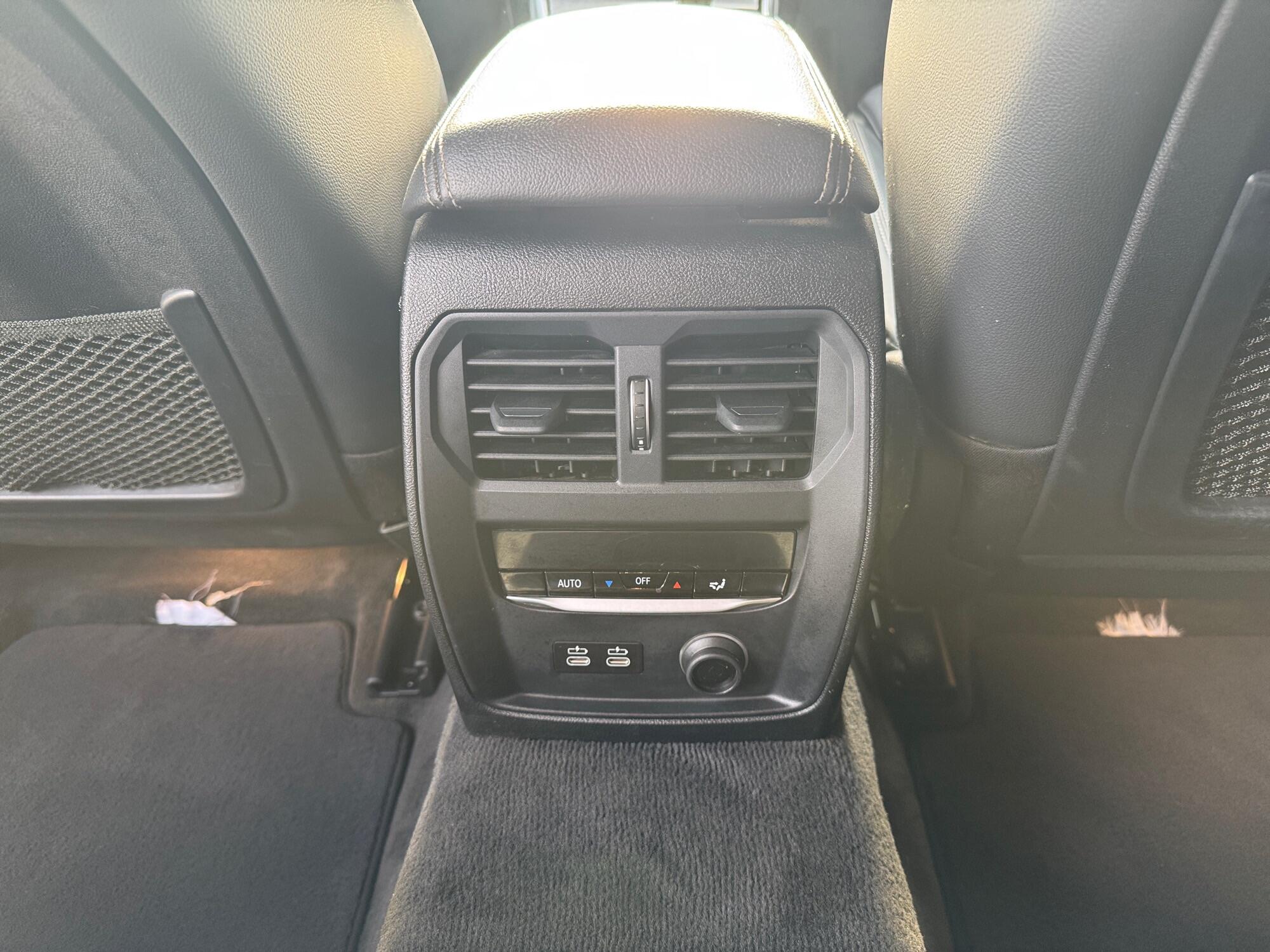 BMW 3 Series view 10