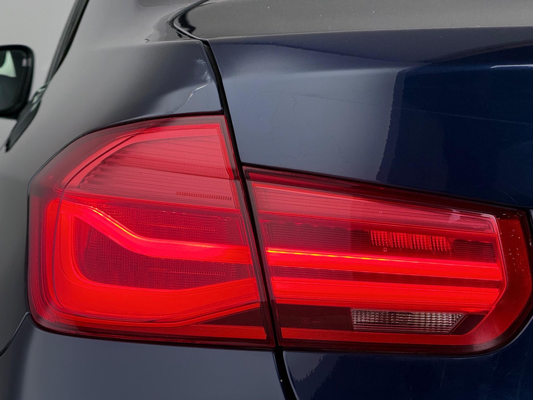 BMW 3 Series view 9